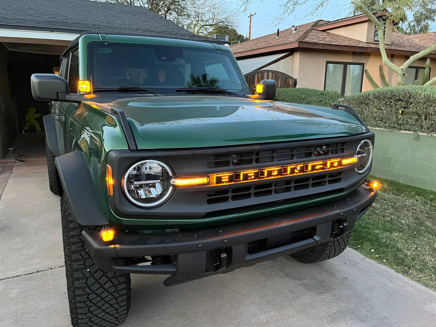 ORACLE Lighting Universal Illuminated LED Letter Badges - Matte Black Letters w/ Amber LED for 2021+ Ford Bronco