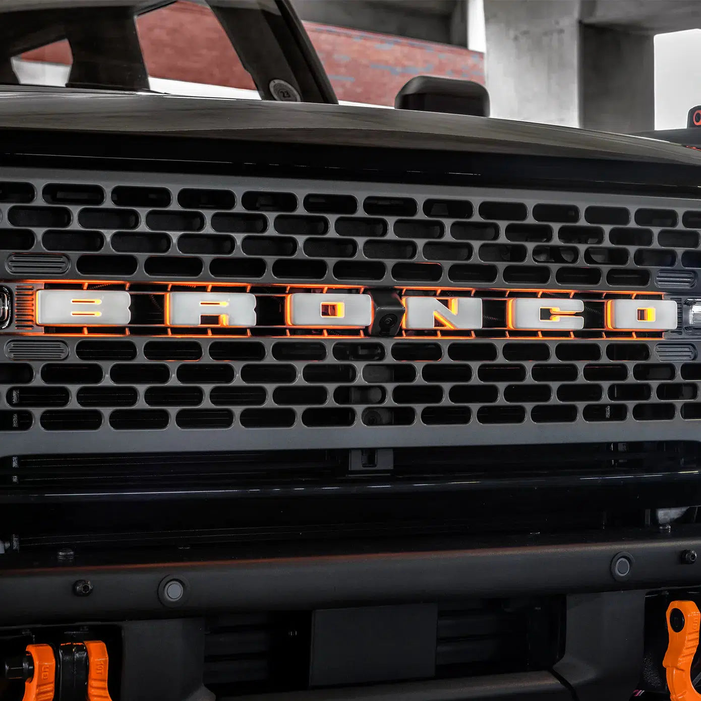 ORACLE Lighting Universal Illuminated LED Letter Badges - Matte White Letters w/ Amber LED for 2021+ Ford Bronco