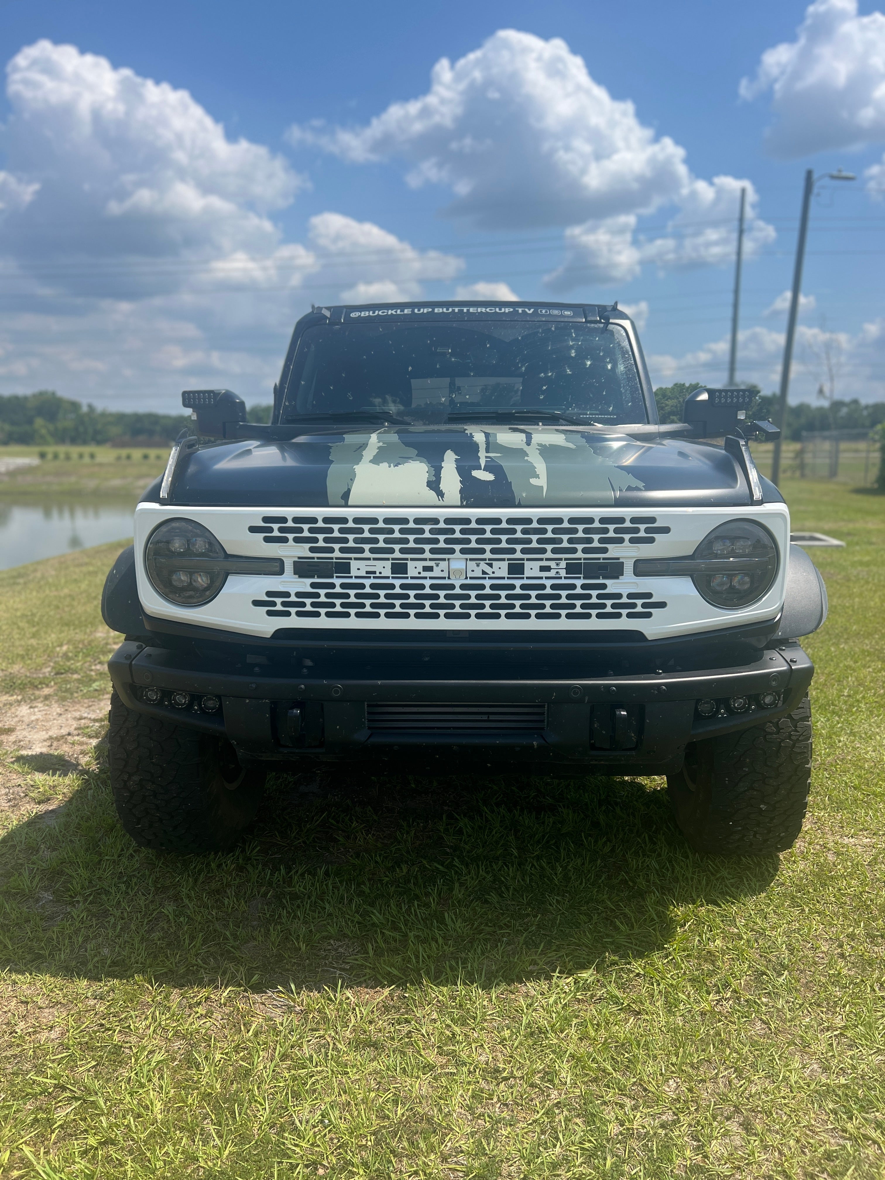 Buckle Up Off-Road Gloss White Grille for 2021+ Ford Bronco (Badlands-Style)