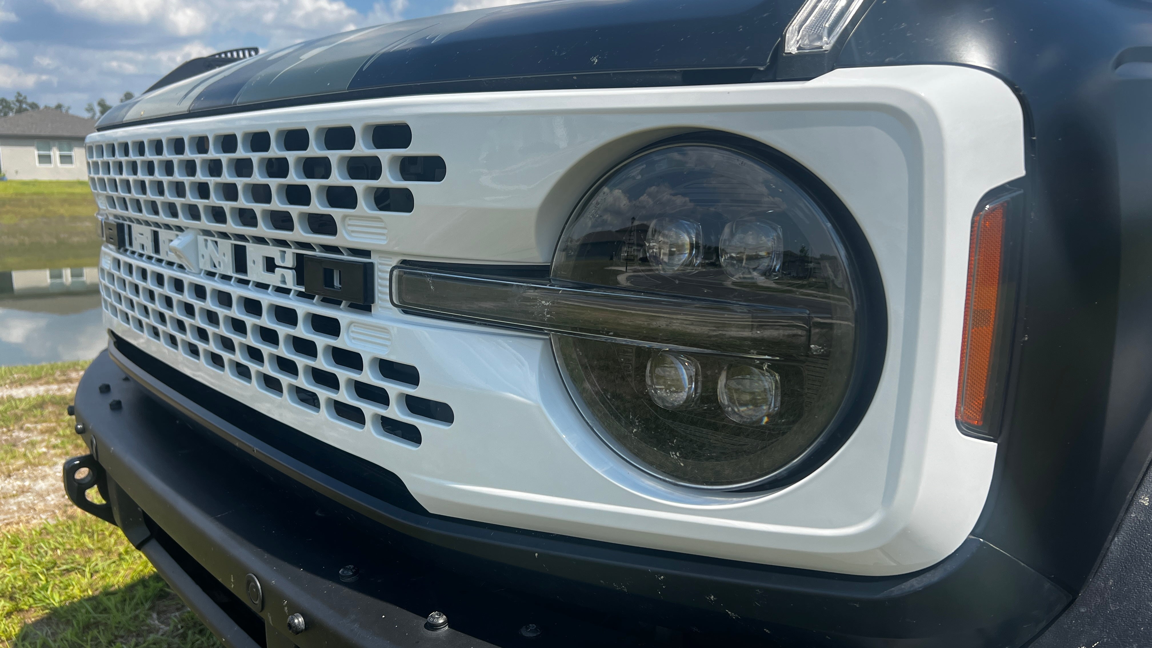 Buckle Up Off-Road Gloss White Grille for 2021+ Ford Bronco (Badlands-Style)