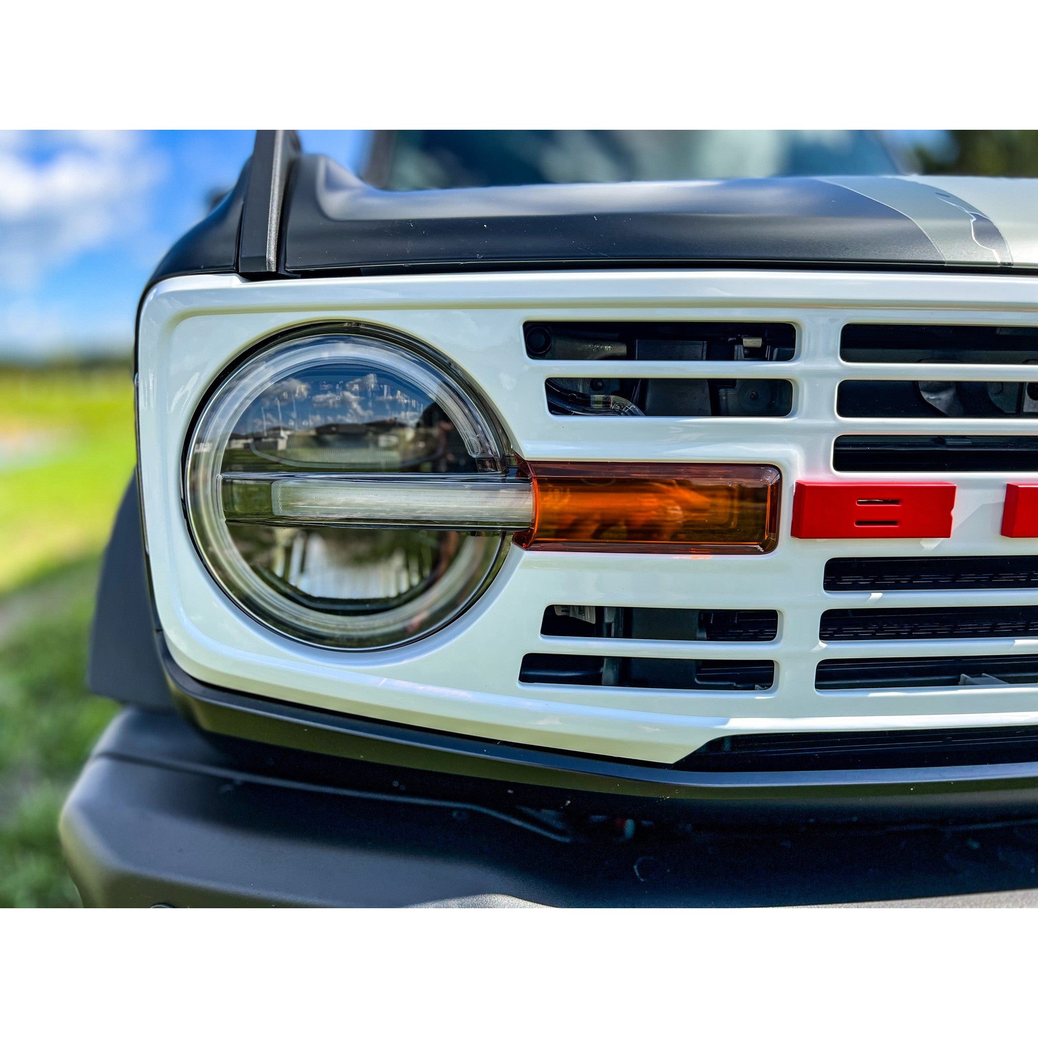 Buckle Up Off-Road Gloss White Vintage Grille for 2021+ Ford Bronco