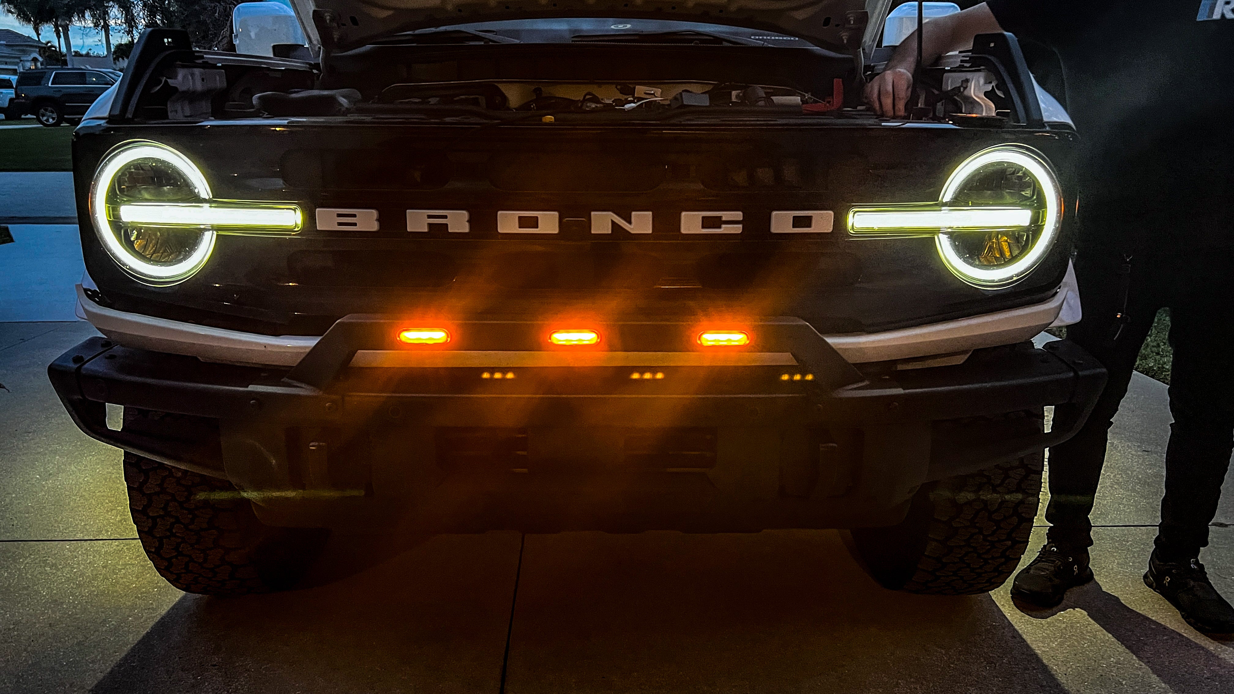 Lumen8 Bull Bar with Amber Lighting for 2021+ Ford Bronco with Modular Bumper | bub6gbaramber